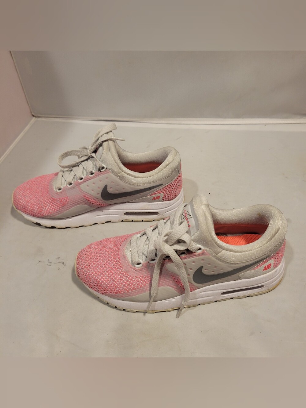 Nike Air Max Zero Pure Platinum Size 5 Y